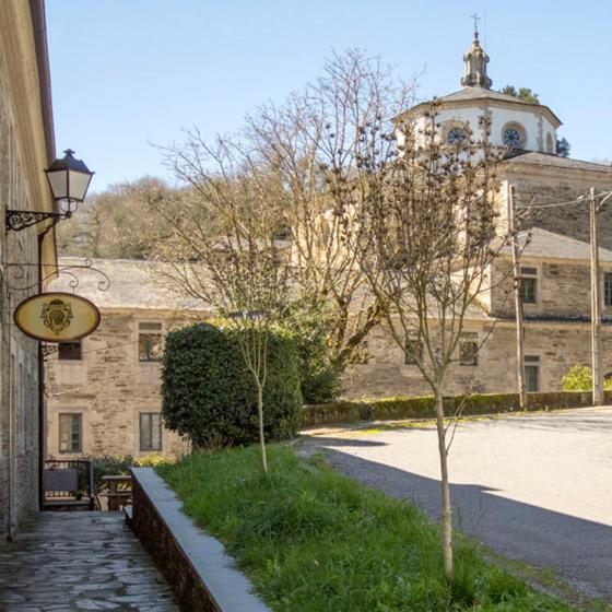 מלון סאמוס Hospederia Externa Del Monasterio מראה חיצוני תמונה
